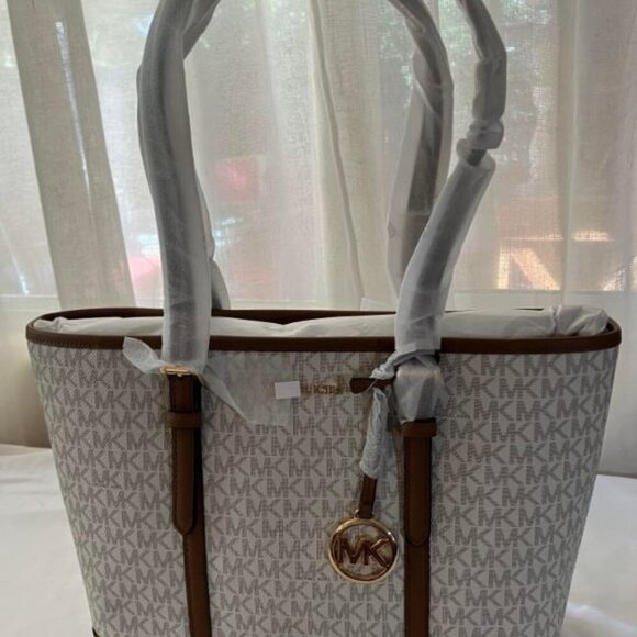 M Kors LARGE Jet Set Travel Tote Leather Trim NWOT - Picture 1 of 10